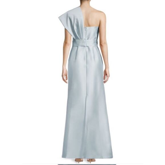 $895 Sachin & Babi Hannah Ash Blue One-Shoulder Satin Gown Maxi Dress Sz 4 - Picture 4 of 16